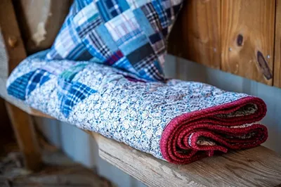 Quilt Vs Blanket: Warmth, Weight, And Everyday Comfort
