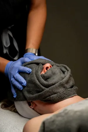 How To Use A Hot Towel On Face Safely At Home