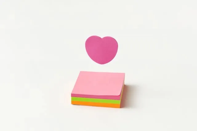 Sticky Note Heart: Creative Ideas, Folding Tips, And Decorative Themes Sticky Note Heart: Creative Ideas, Folding Tips, And Decorative Themes