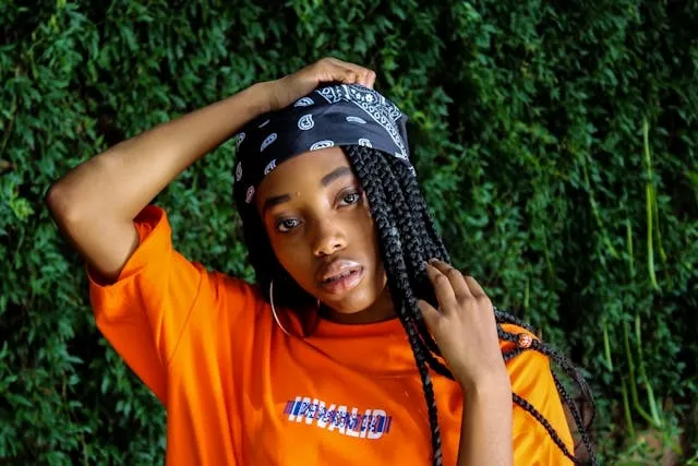 Types Of Scarves: Different Styles, Materials, Shapes & Pattern Variations