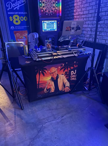 DJ Event Table cover looks great and is an awesome addition