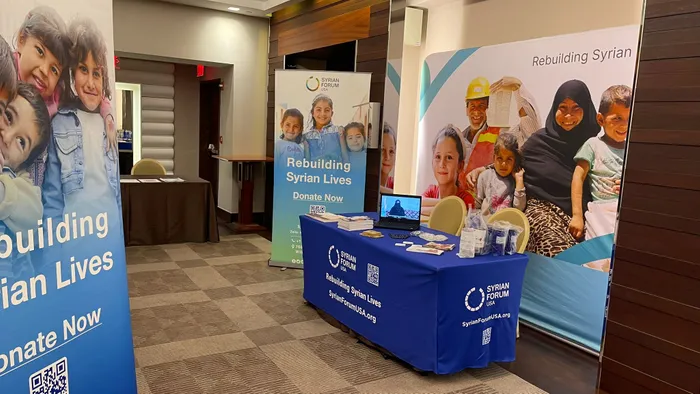 ImprintNow.Com - Roll Up Banner Stands