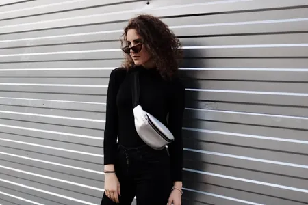 How To Wear A Belt Bag: Style Tips, Chest, Waist And Shoulder Outfit Options