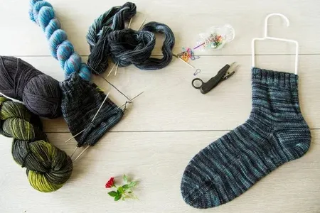 How To Knit Socks For Beginners And Make Your First Pair With Confidence