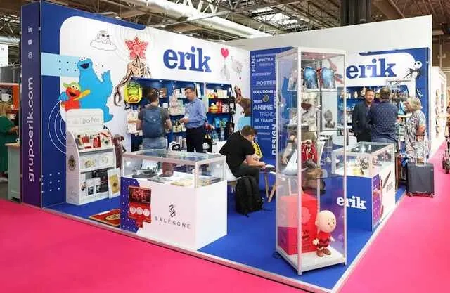 an exhibit at a trade show for exhibition stand design